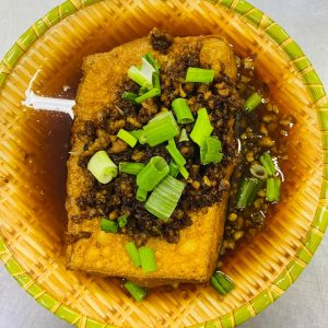 G01 菜香豆腐 Braised Beancurd with Pickled Vege