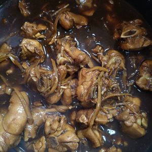 D07 砂锅麻油鸡块 Claypot Chicken with Sesame Oil